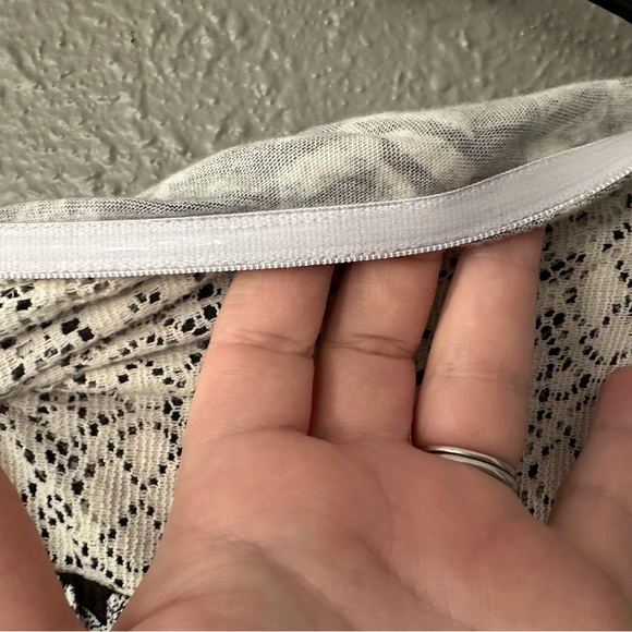 “Roxy Women’s Large Strapless Summer Dress Black and White - Long Length” - Picture 9 of 10